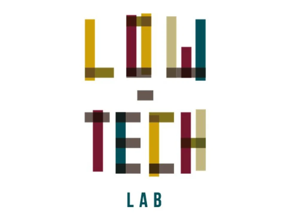logo low tech